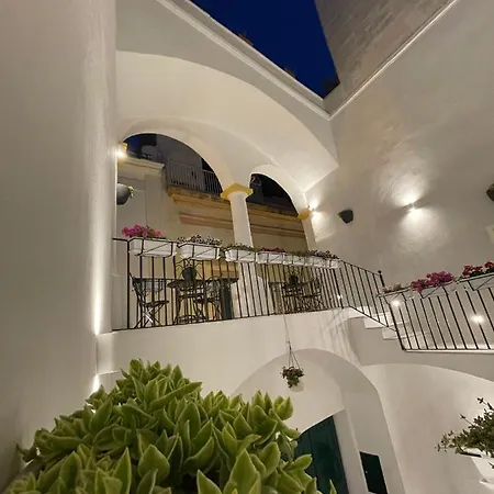 Πανσιόν Donna Grazia Relais 4*