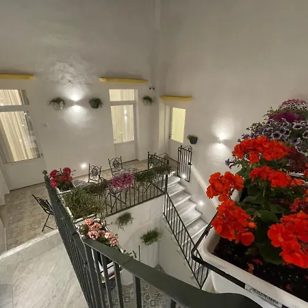 Πανσιόν Donna Grazia Relais 4*